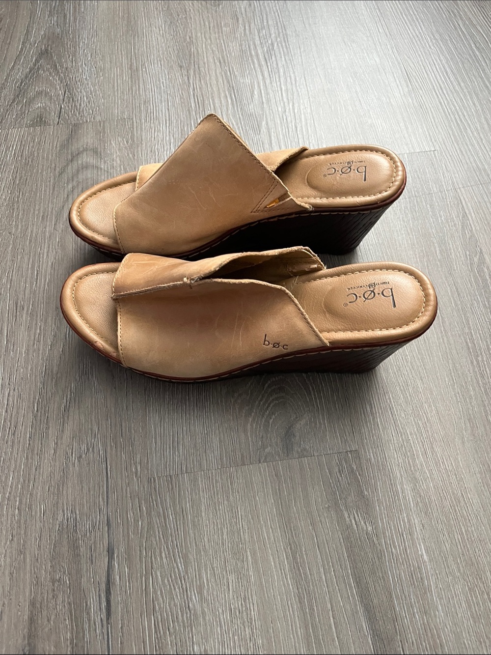 b.o.c. Tan Leather Upper Wedge Slide Sandals, SZ 9
